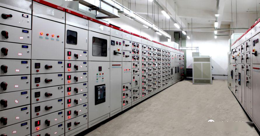 配電室中有哪些類型的低壓配電柜電壓？配電柜主要內(nèi)部組件是什么？