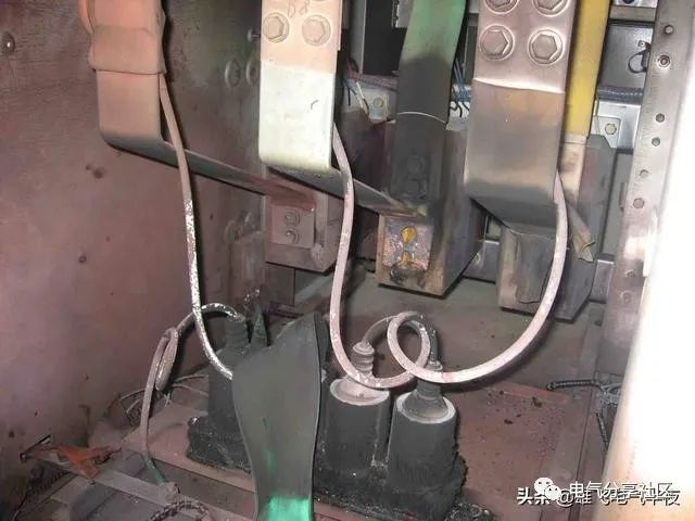 輕微開關(guān)柜故障會(huì)造成重大損失，請(qǐng)注意高壓電工