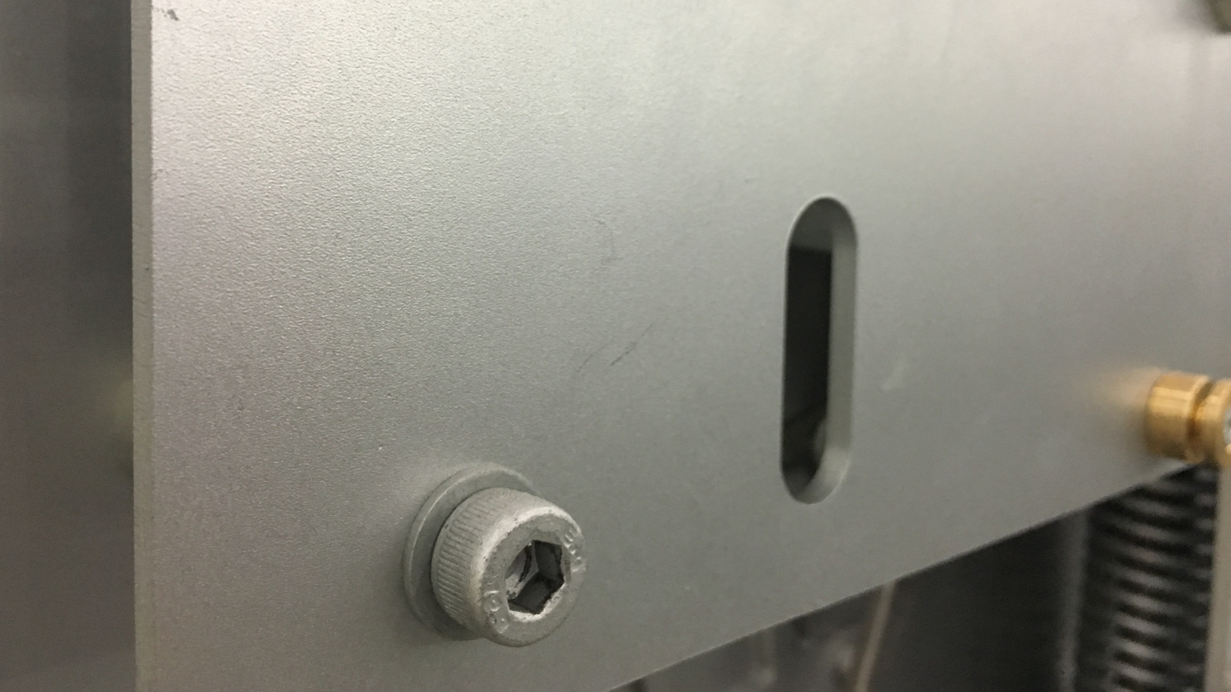 如何從根本上提高開關(guān)柜操作機(jī)構(gòu)的耐腐蝕性，請(qǐng)參見......