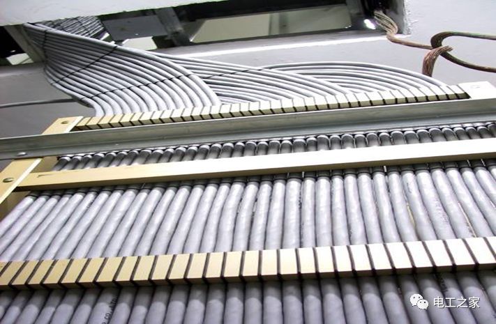 一條完成開關(guān)柜安裝，電纜橋架施工，電纜敷設(shè)及布線施工，照明配電箱施工