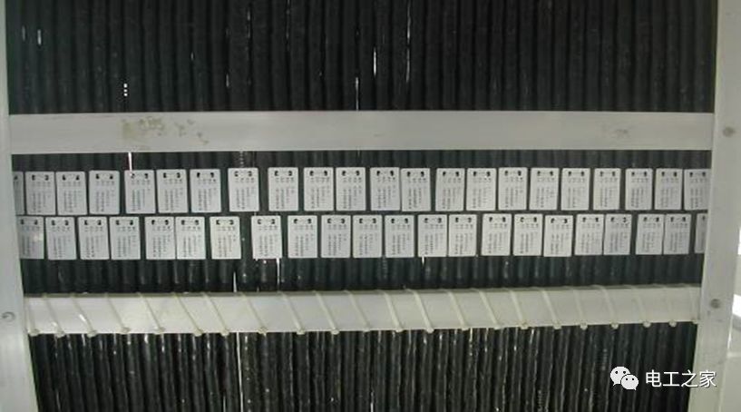 一條完成開關(guān)柜安裝，電纜橋架施工，電纜敷設(shè)及布線施工，照明配電箱施工