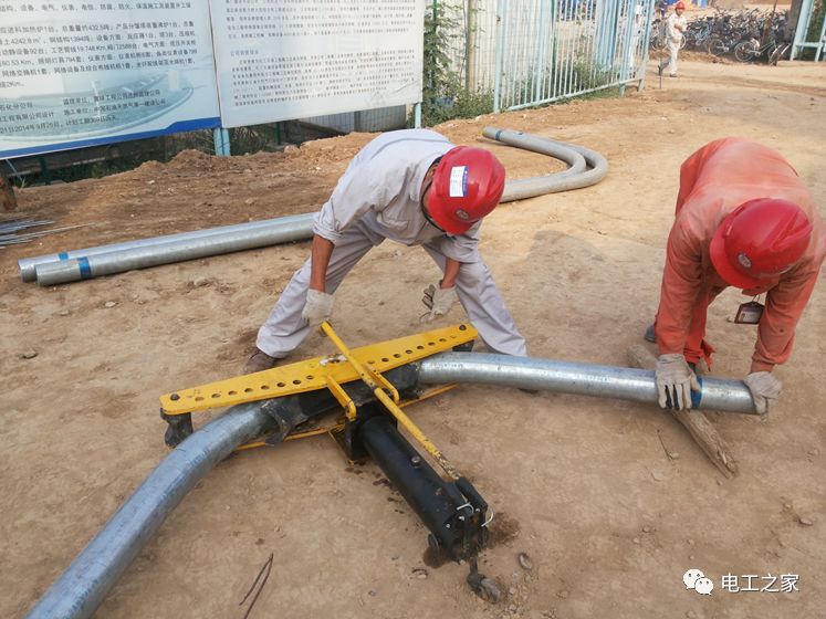 一條完成開關(guān)柜安裝，電纜橋架施工，電纜敷設(shè)及布線施工，照明配電箱施工