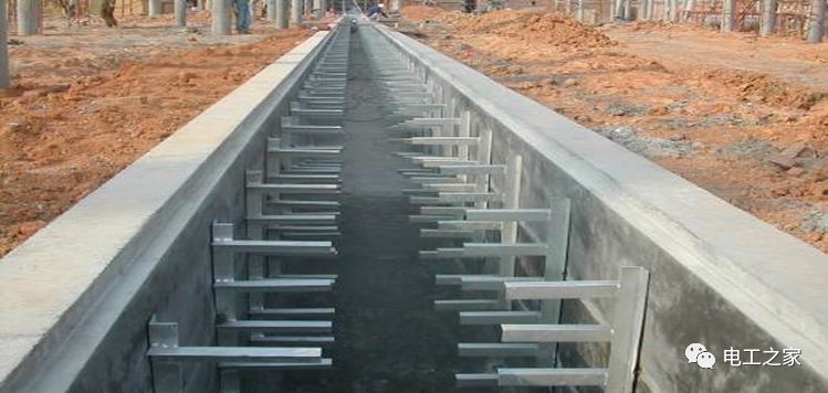 一條完成開關(guān)柜安裝，電纜橋架施工，電纜敷設(shè)及布線施工，照明配電箱施工