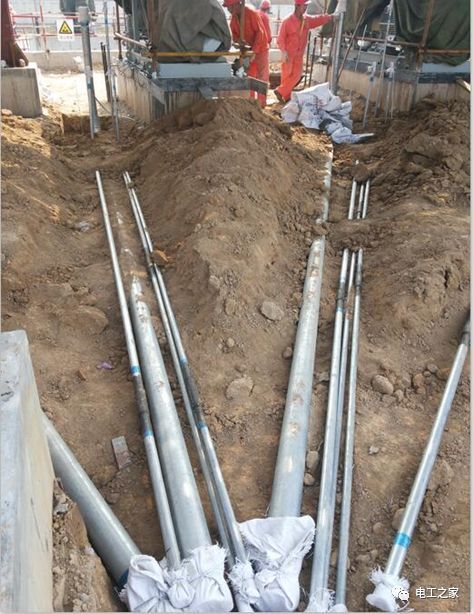 一條完成開關(guān)柜安裝，電纜橋架施工，電纜敷設(shè)及布線施工，照明配電箱施工