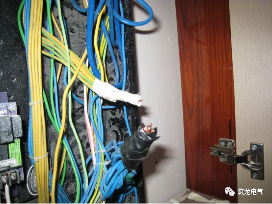 《建筑電氣工程施工質(zhì)量驗收規(guī)范》GB50303-2015 配電箱(機(jī)柜)安裝詳細(xì)說明！