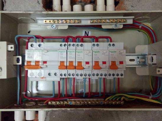 用戶配電箱主開關(guān)是否需要漏電保護(hù)？經(jīng)驗(yàn)總結(jié)告訴你