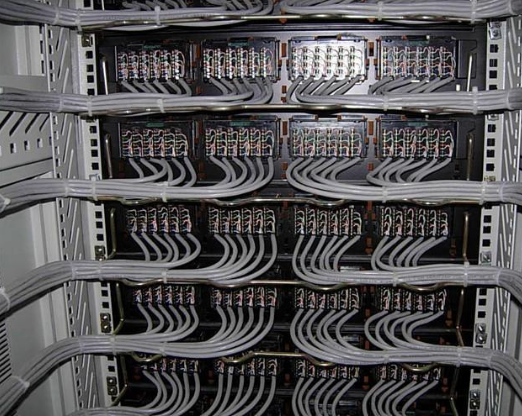 安裝集成布線配電箱，配電柜時(shí)，請注意這些事項(xiàng)！