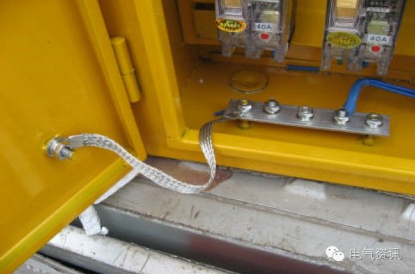 三級(jí)配電、二級(jí)漏電保護(hù)等。配電箱和施工要求(視頻附后)