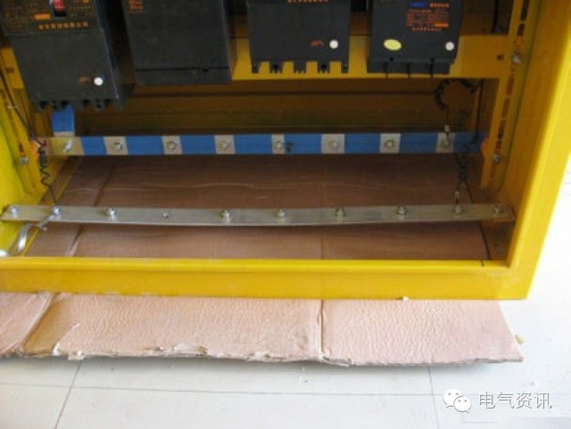 三級(jí)配電、二級(jí)漏電保護(hù)等。配電箱和施工要求(視頻附后)