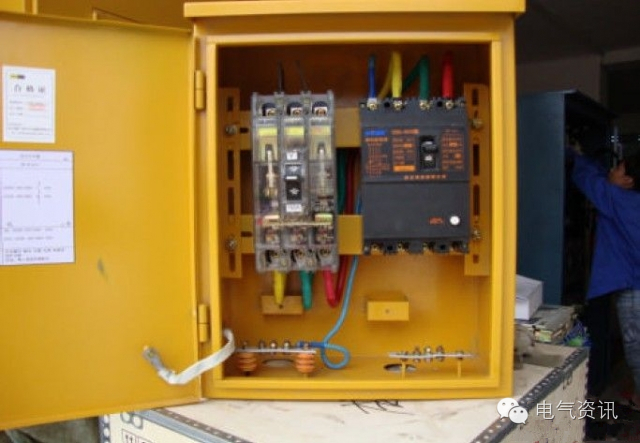 三級(jí)配電、二級(jí)漏電保護(hù)等。配電箱和施工要求(視頻附后)